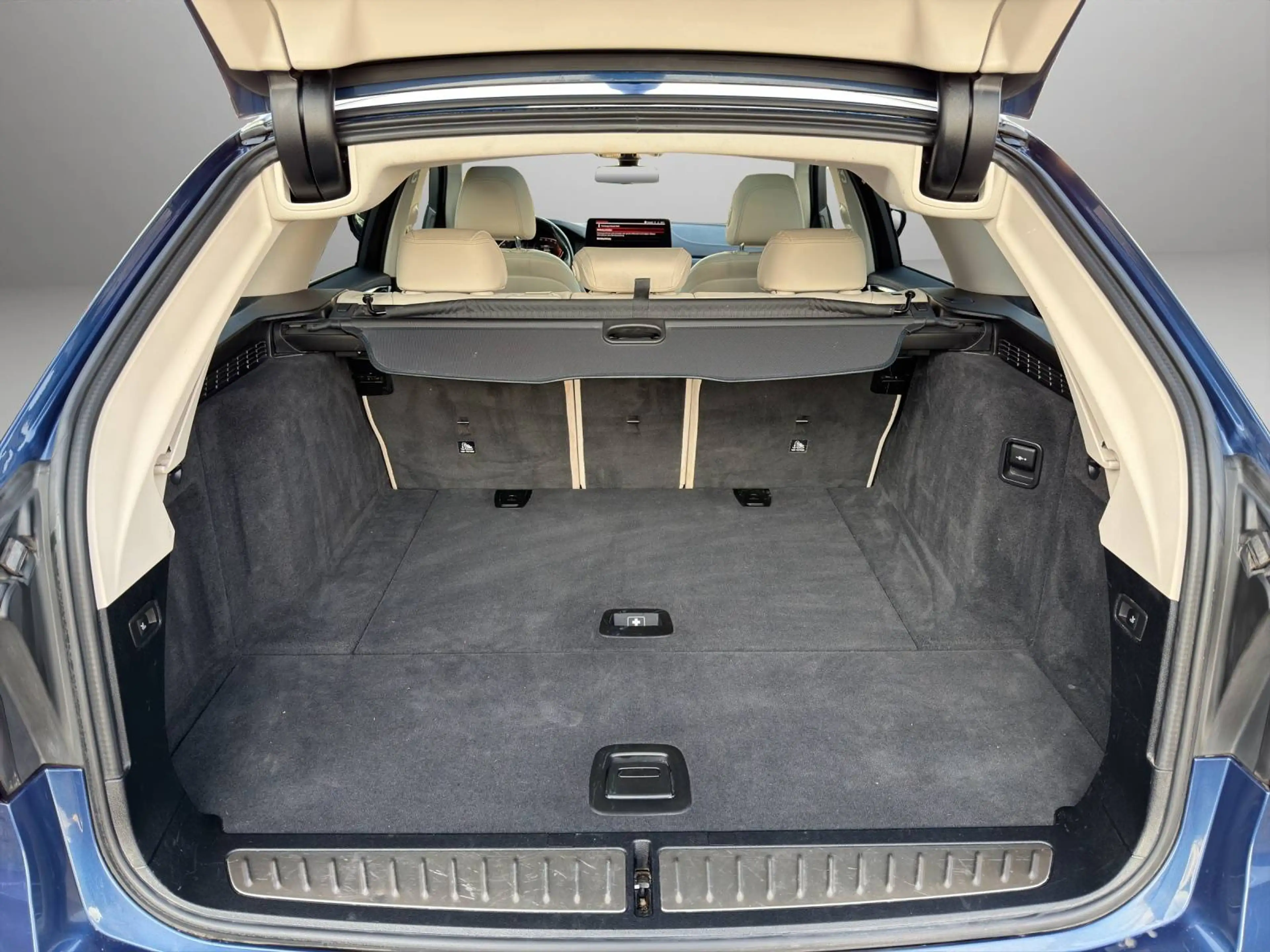 BMW 518 d Touring Luxury Line Aut. *PANO, LEDER, AMBI, DA* — photo 9