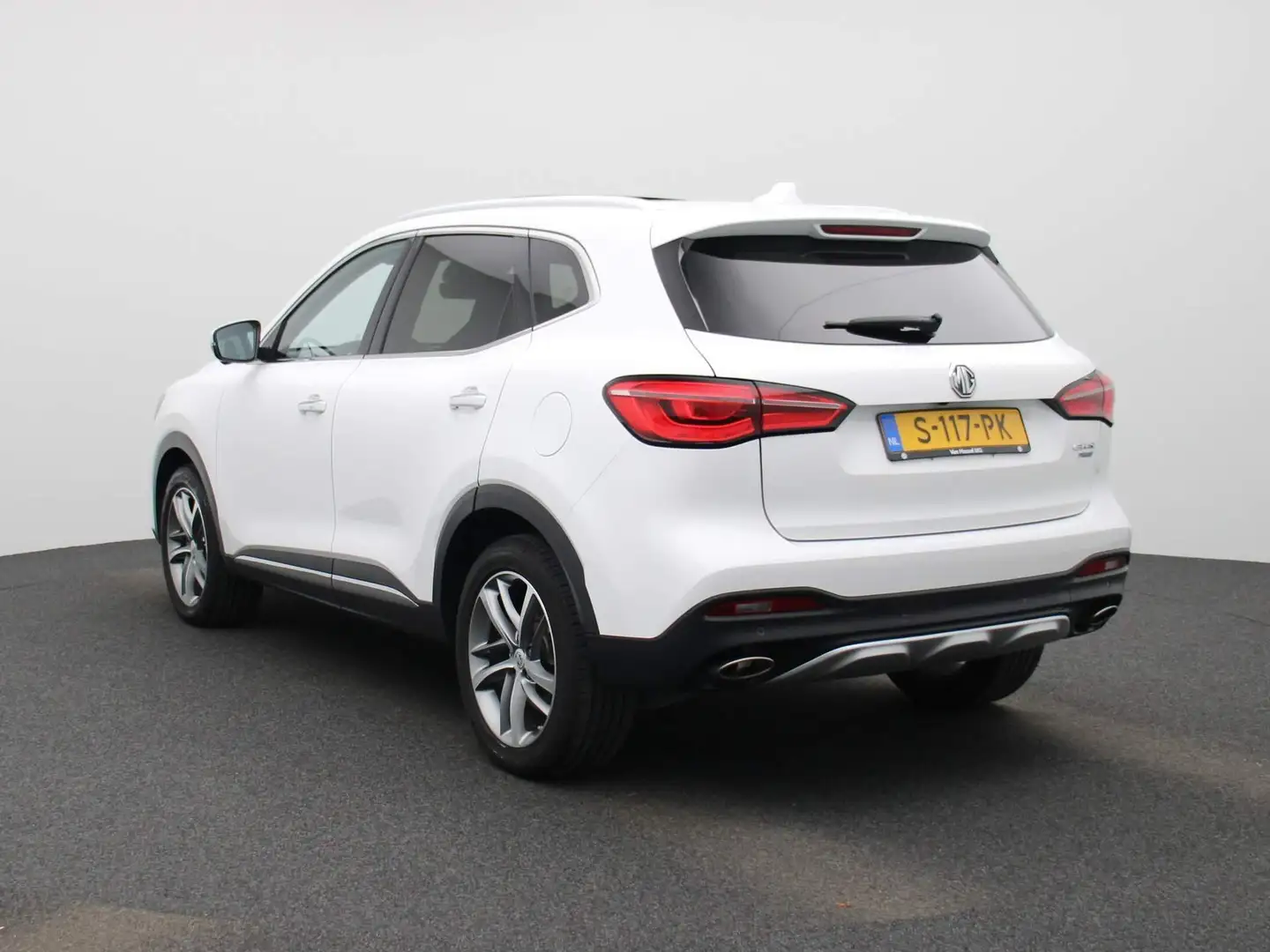 MG EHS 1.5 T-GDI PHEV Aut. Luxury | Leder | Navi | Panora Wit - 2
