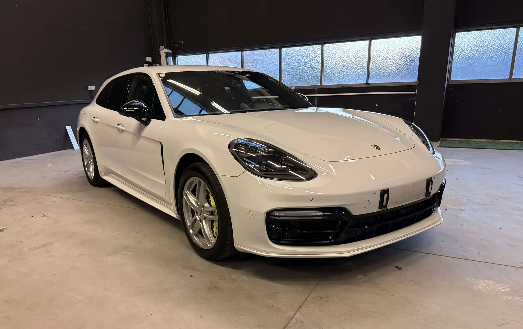 Porsche Panamera 4 E-Hybrid PHEV Sport Turismo Aut. Weiß - 2