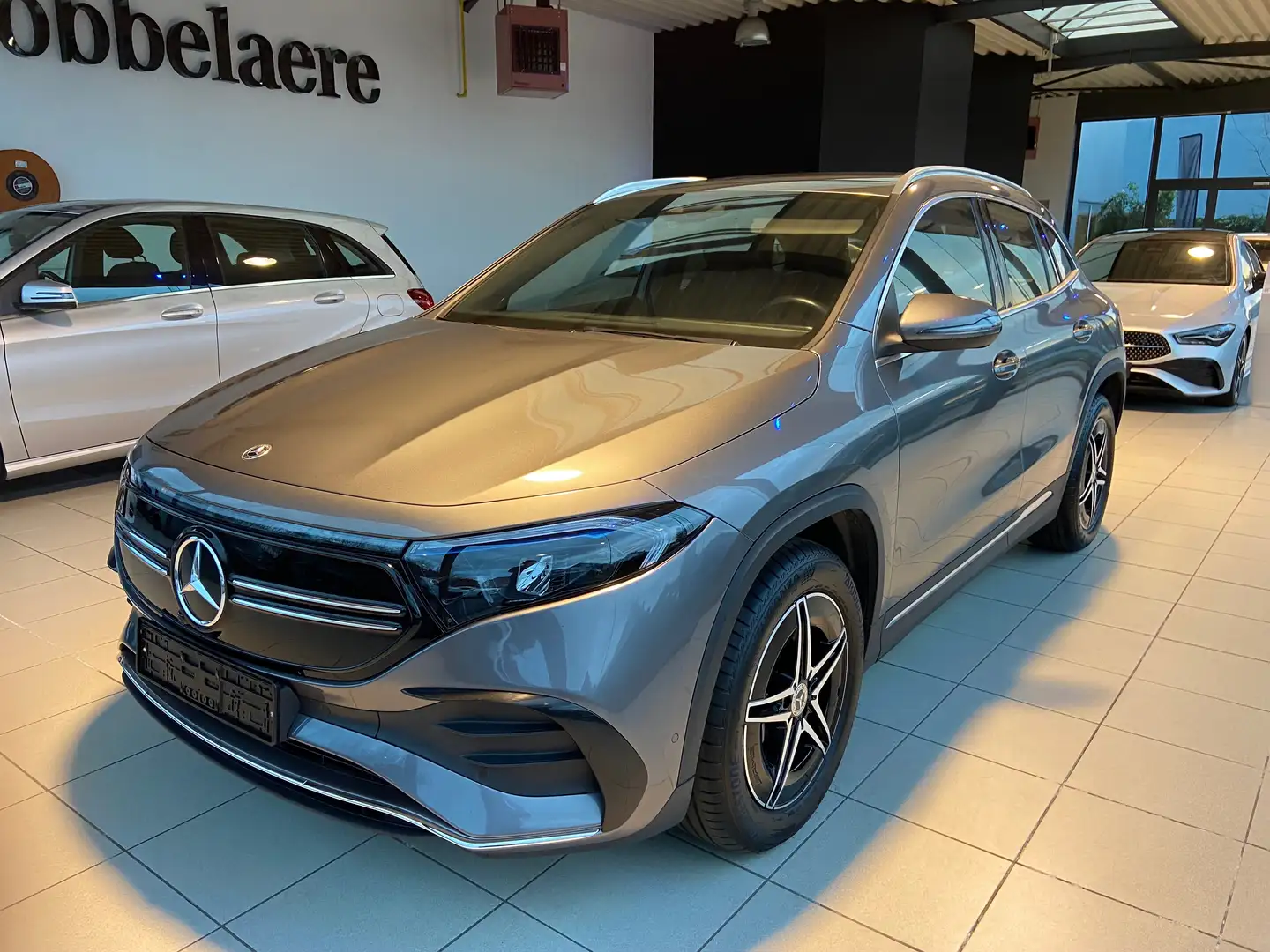 Mercedes-Benz EQA 250 EQA 250+ AMG Line Grijs - 1