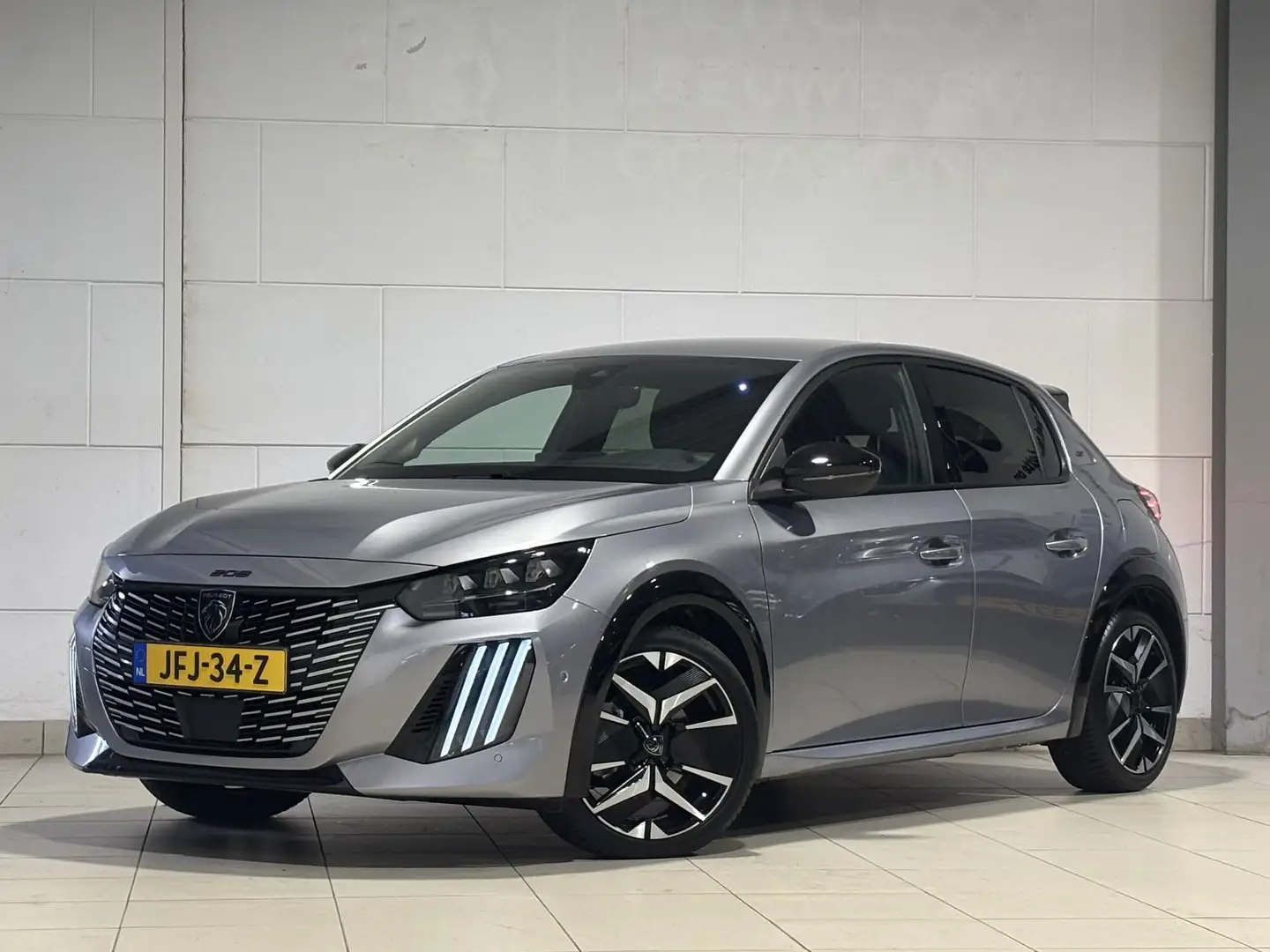 Peugeot 208 GT 1.2 Hybrid 145pk e-DCS6 | NAVI | ADAPTIVE CRUIS Grau - 2