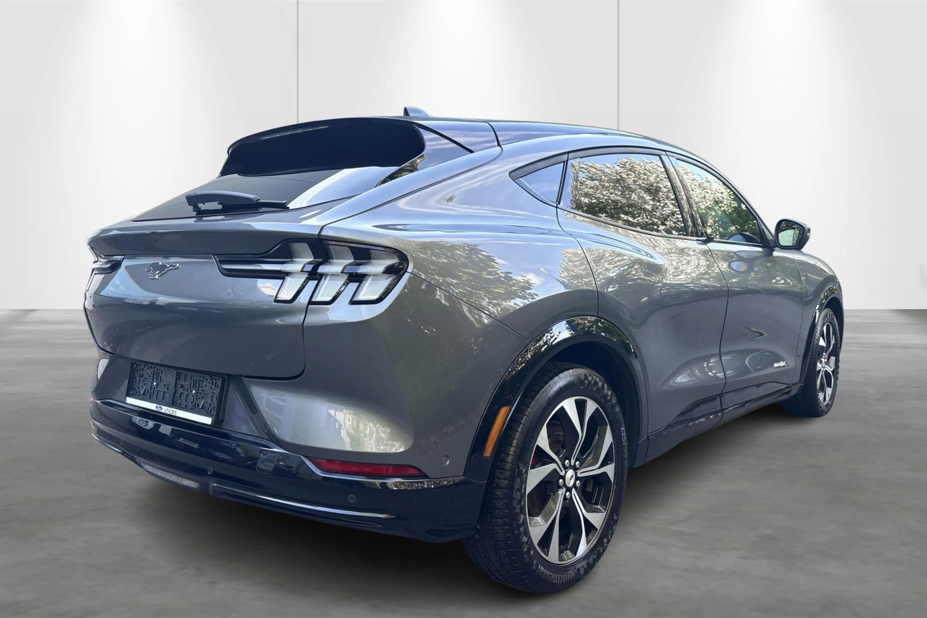 Ford Mustang Mach-E 91kWh 216kW Extended Range Premium RWD — photo 2