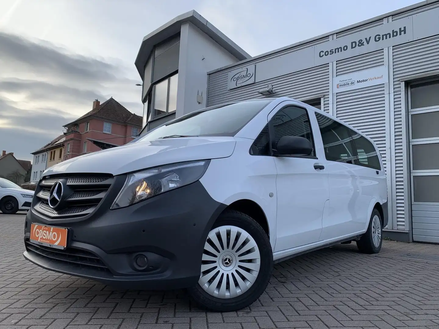 Mercedes-Benz Vito Tourer Pro extralang Klima+Navi+3,2t+Kamera Blanco - 1