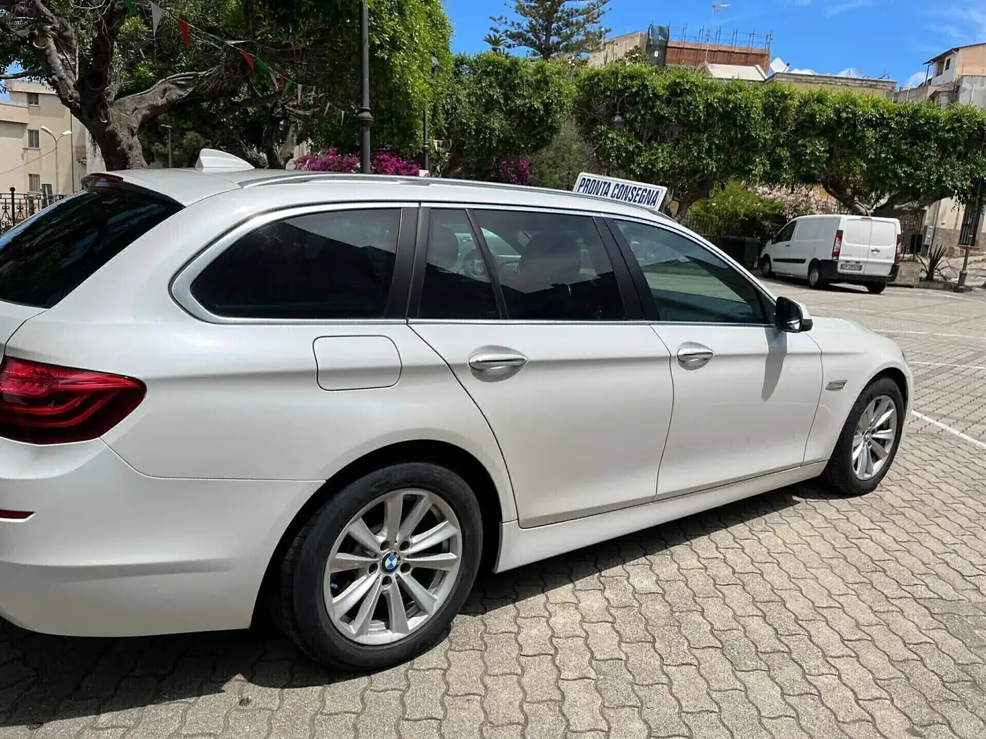 BMW 520 520d xDrive Luxury Bianco - 2