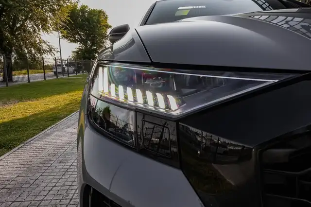 Audi RS Q8 view 4