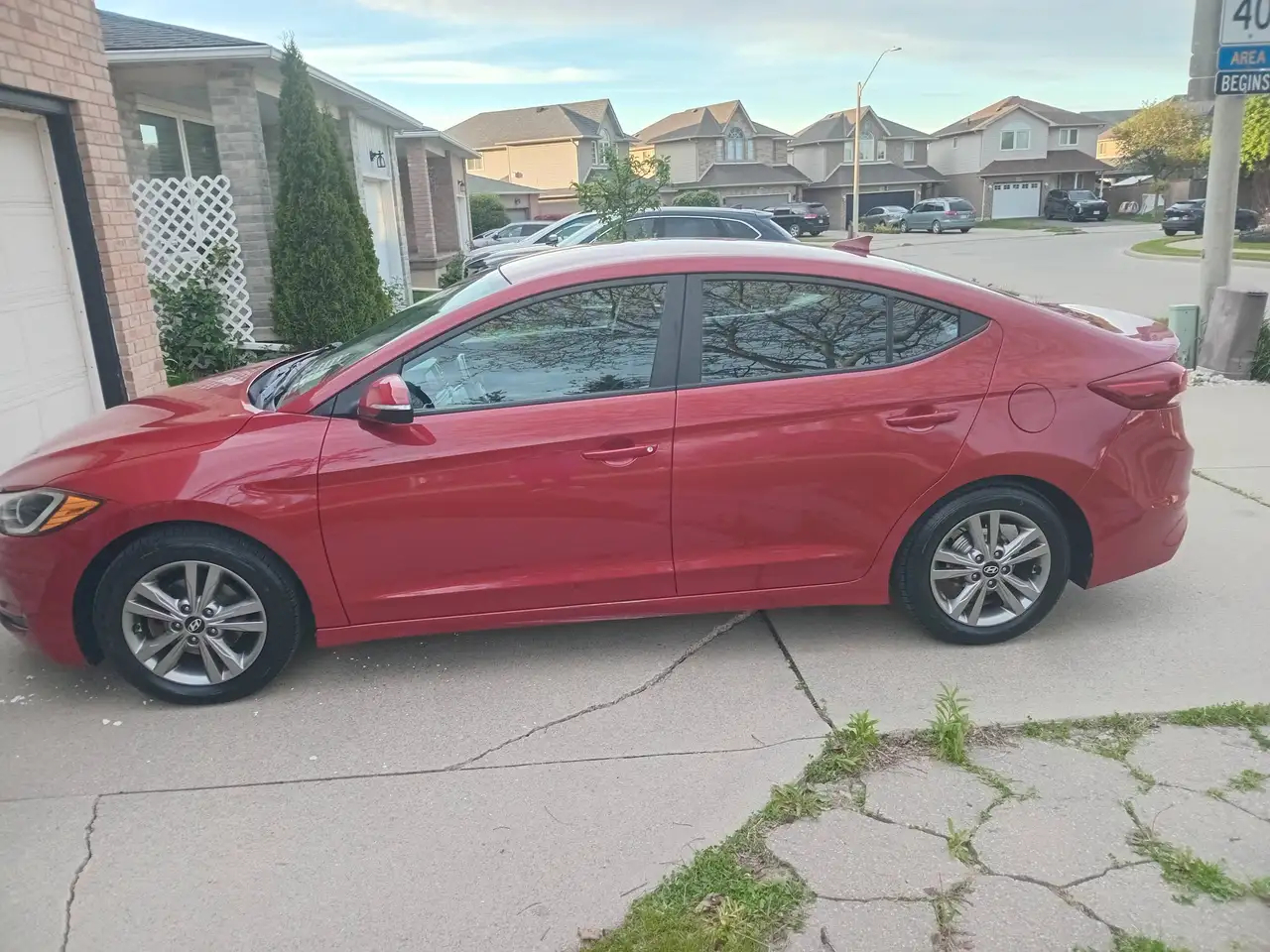 Hyundai ELANTRA снимка Hyundai ELANTRA