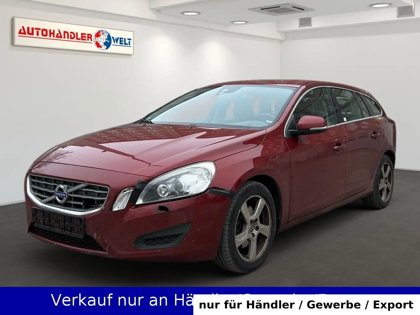 Volvo V60 Kombi Momentum AAC T-Leder SHZ Navi PDC Rosso - 1