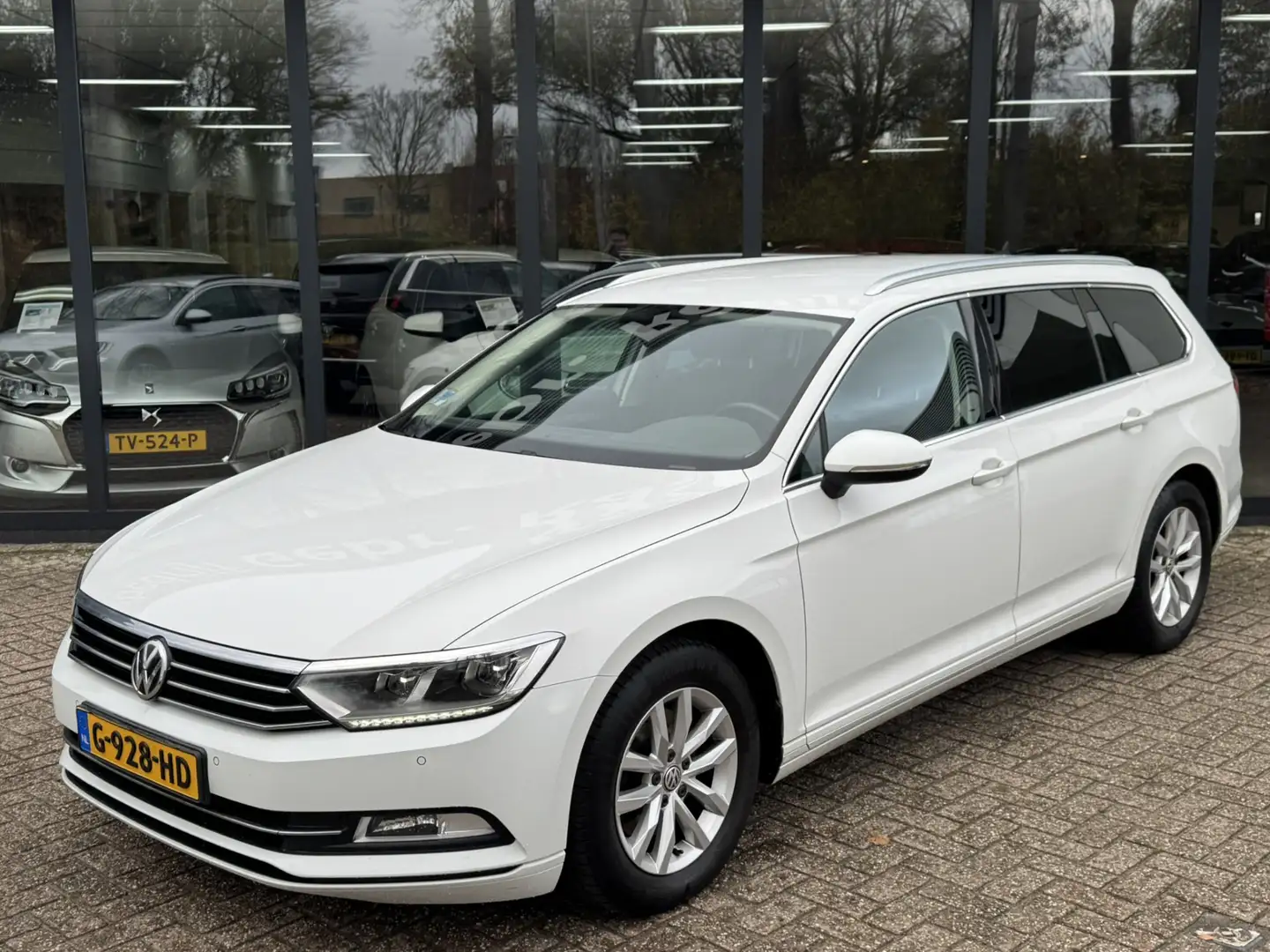 Volkswagen Passat Variant 1.6 TDI Highline*ACC*Navi*Camera* Blanco - 2