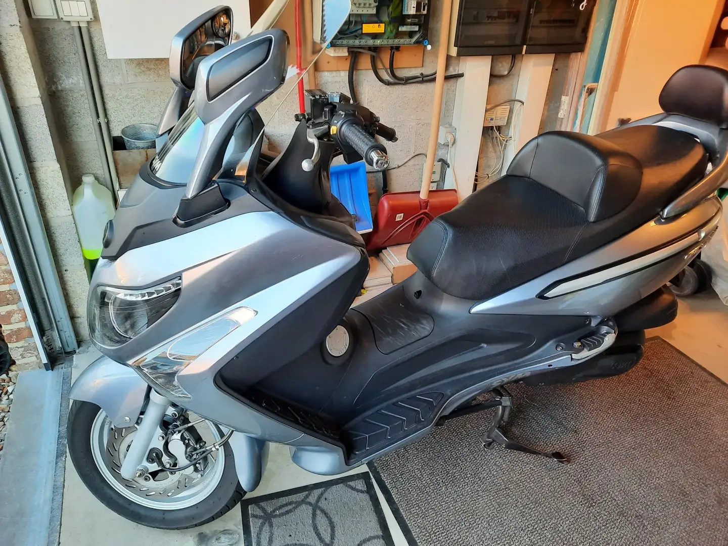 SYM GTS 250 Gümüş rengi - 1