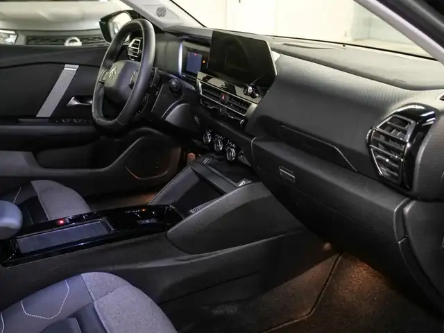 Citroen C4 view 11