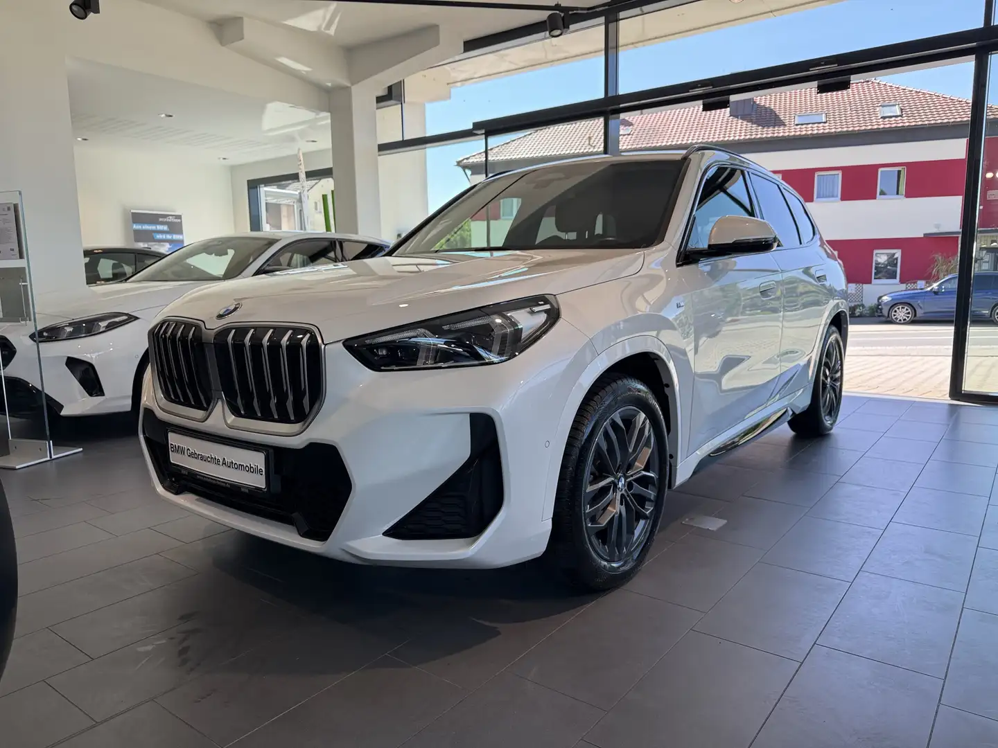 BMW X1 sDrive20i  M Sport M Sportpaket HK HiFi DAB Blanc - 1