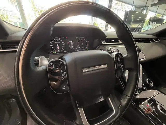 Land Rover Range Rover Velar view 11