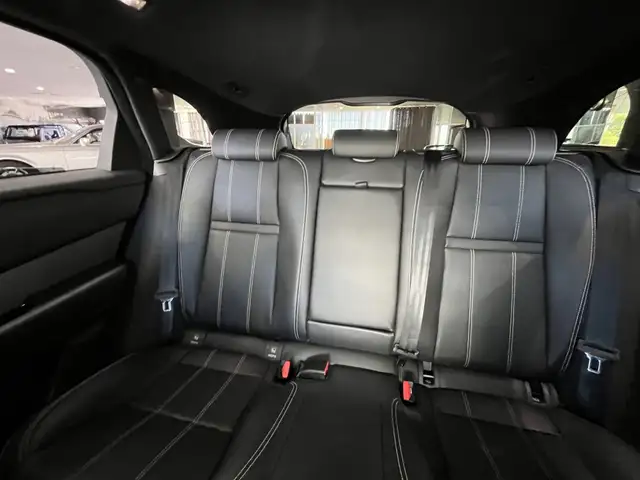 Land Rover Range Rover Velar view 10