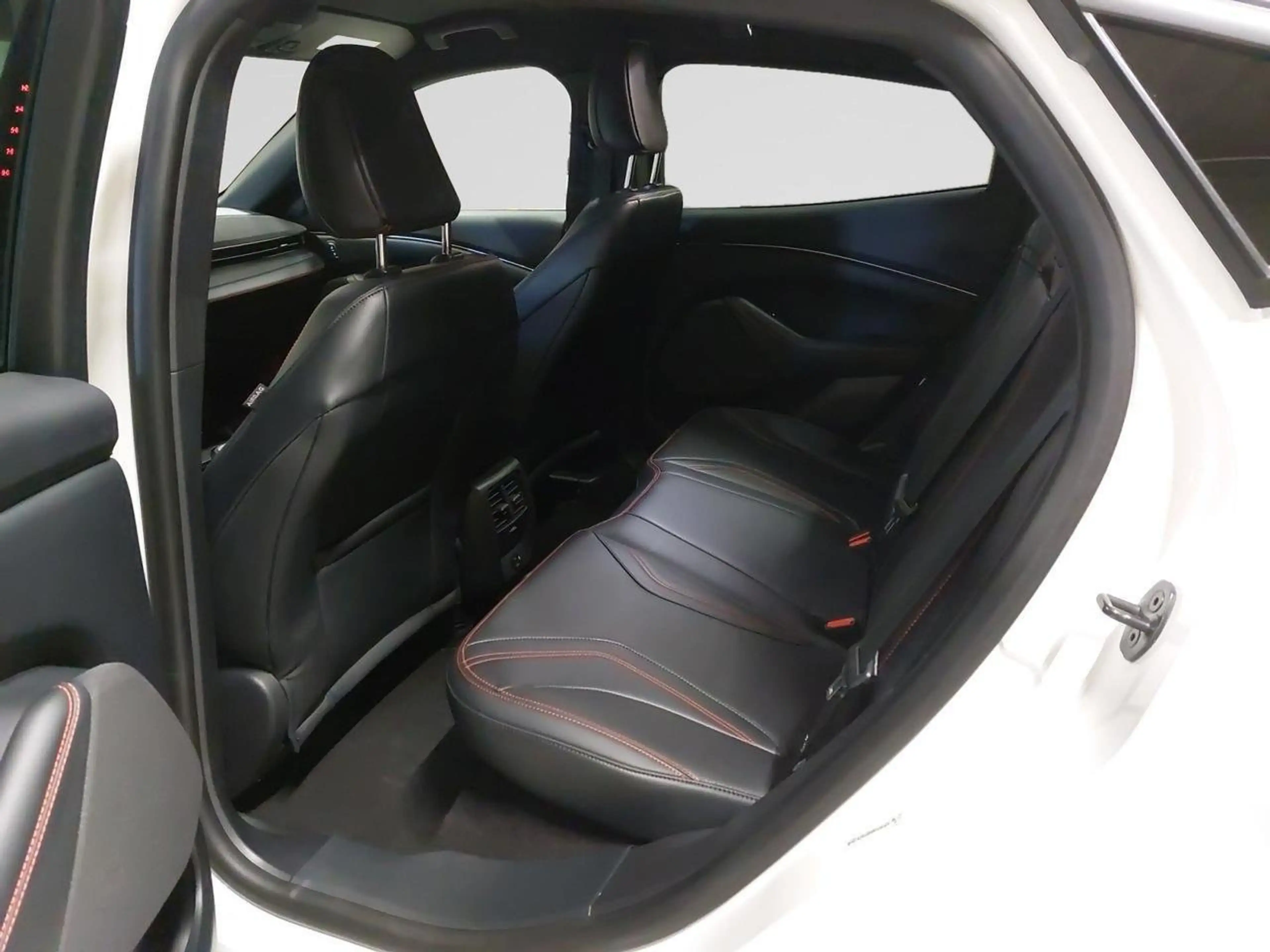 Ford Mustang Mach-E 99kwh AWD Extended Range 351CV *DEMO*GPS*CUIR — photo 6