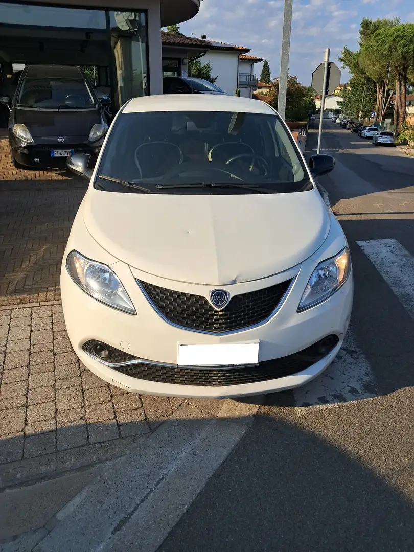 Lancia Ypsilon Ypsilon III 2015 1.2 Gold ecochic Gpl 69cv my16 Bianco - 1
