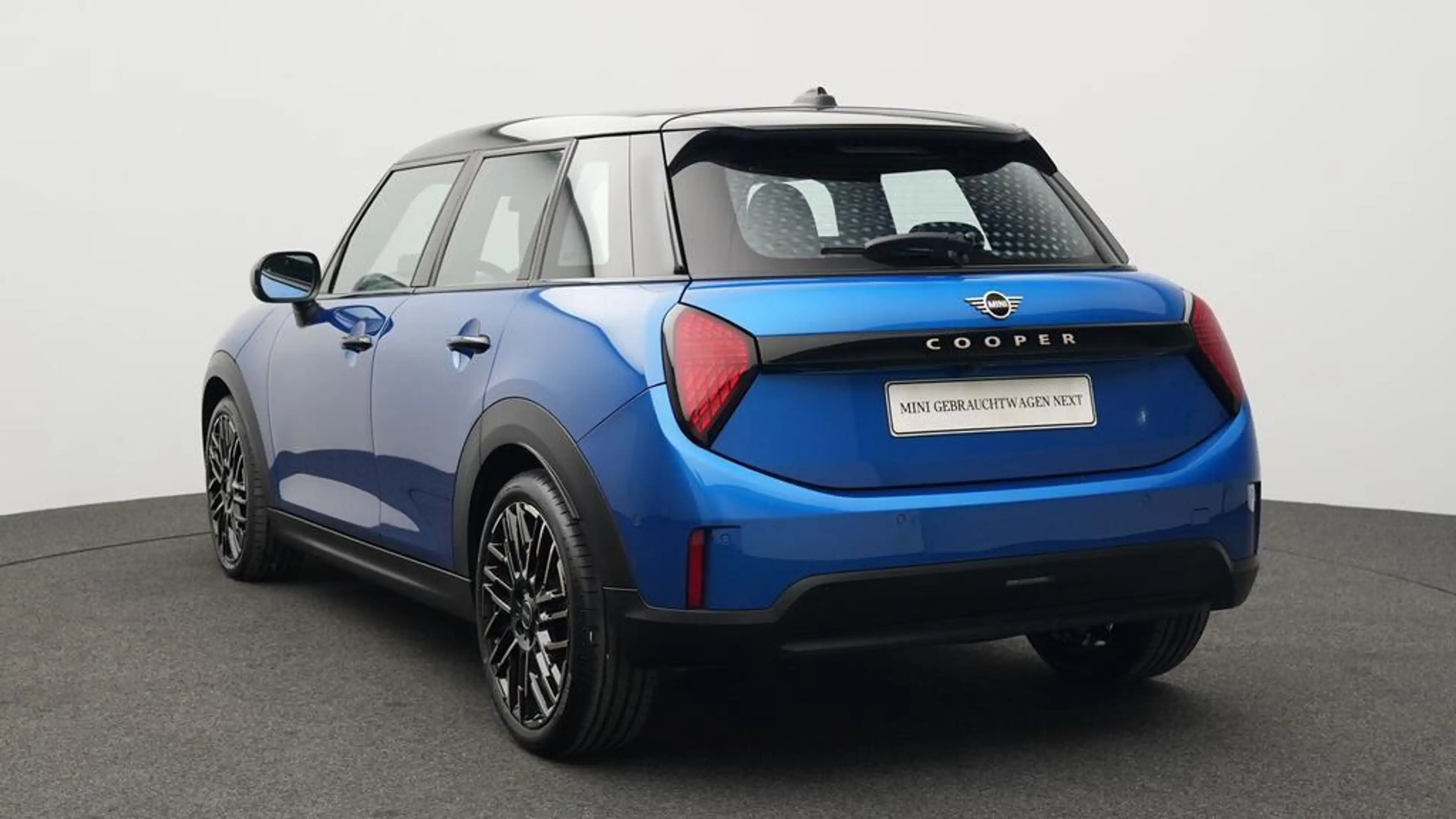 MINI Cooper C Favoured Trim — photo 4