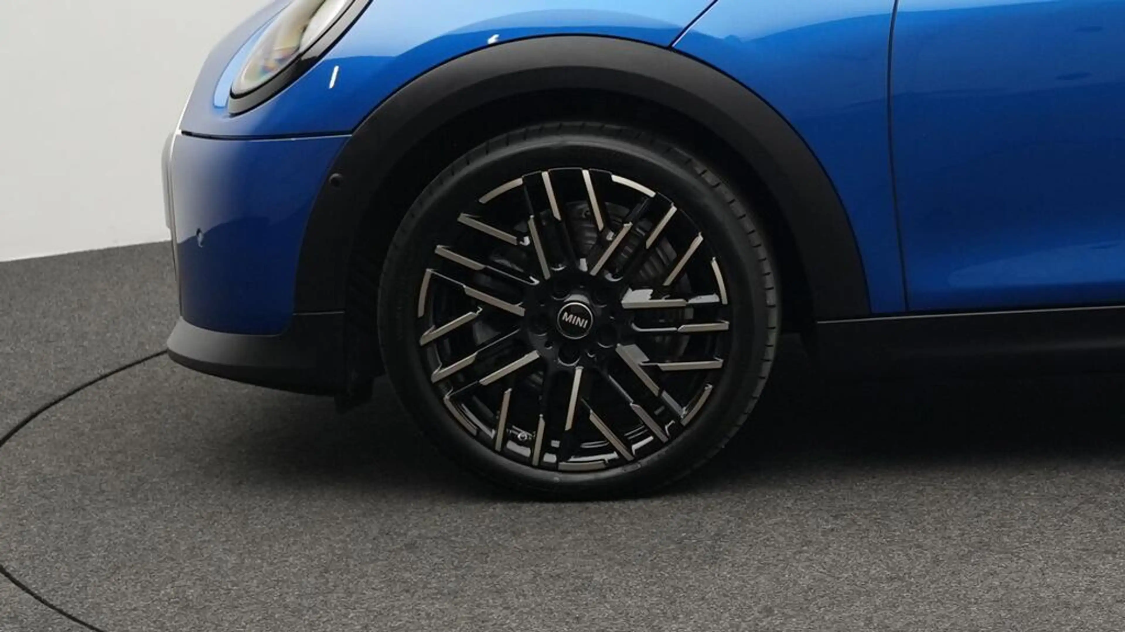 MINI Cooper C Favoured Trim — photo 10