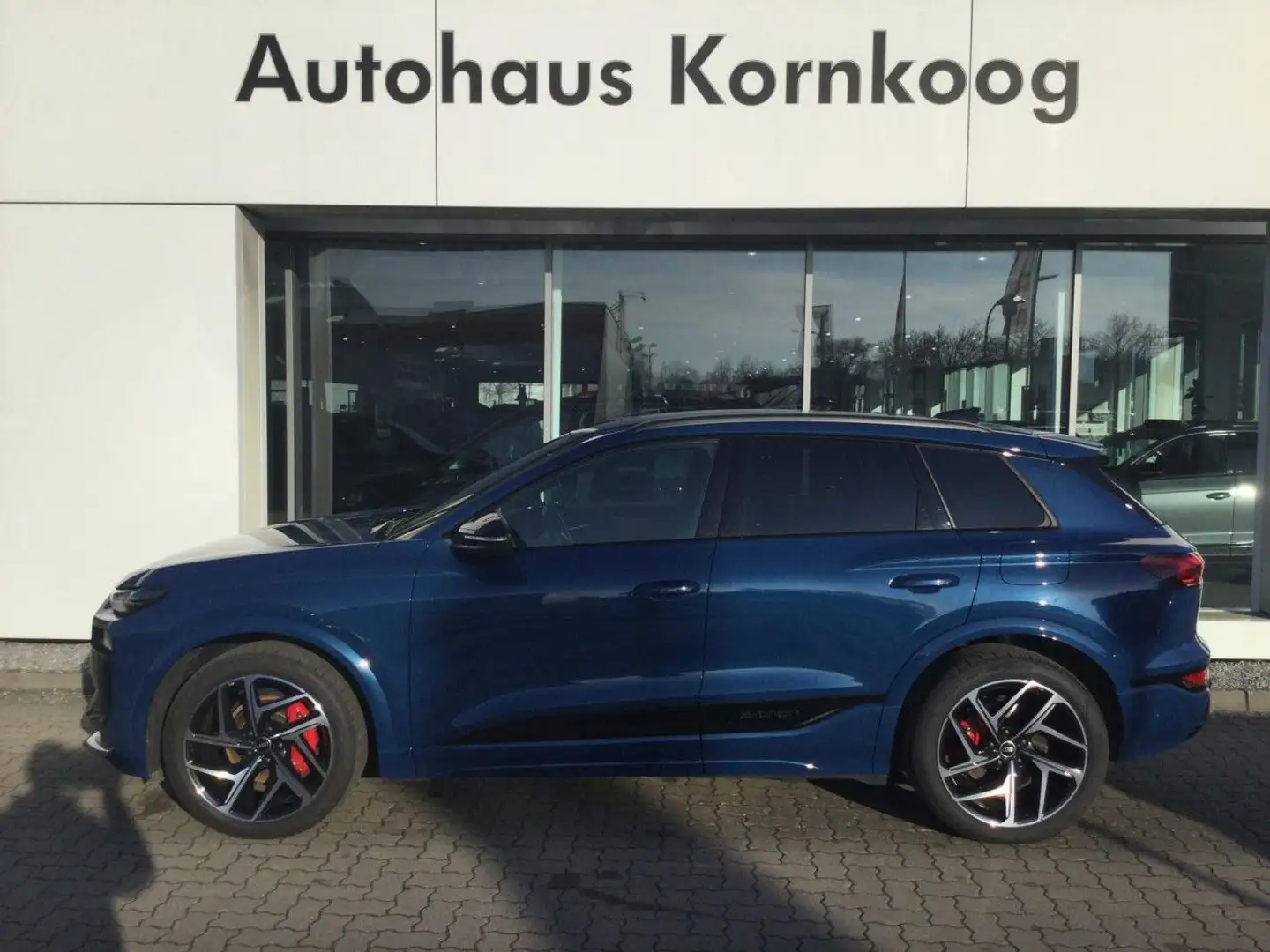 Audi Q6 e-tron quattro edition one blue 94,9 kWh AHK Blau - 1