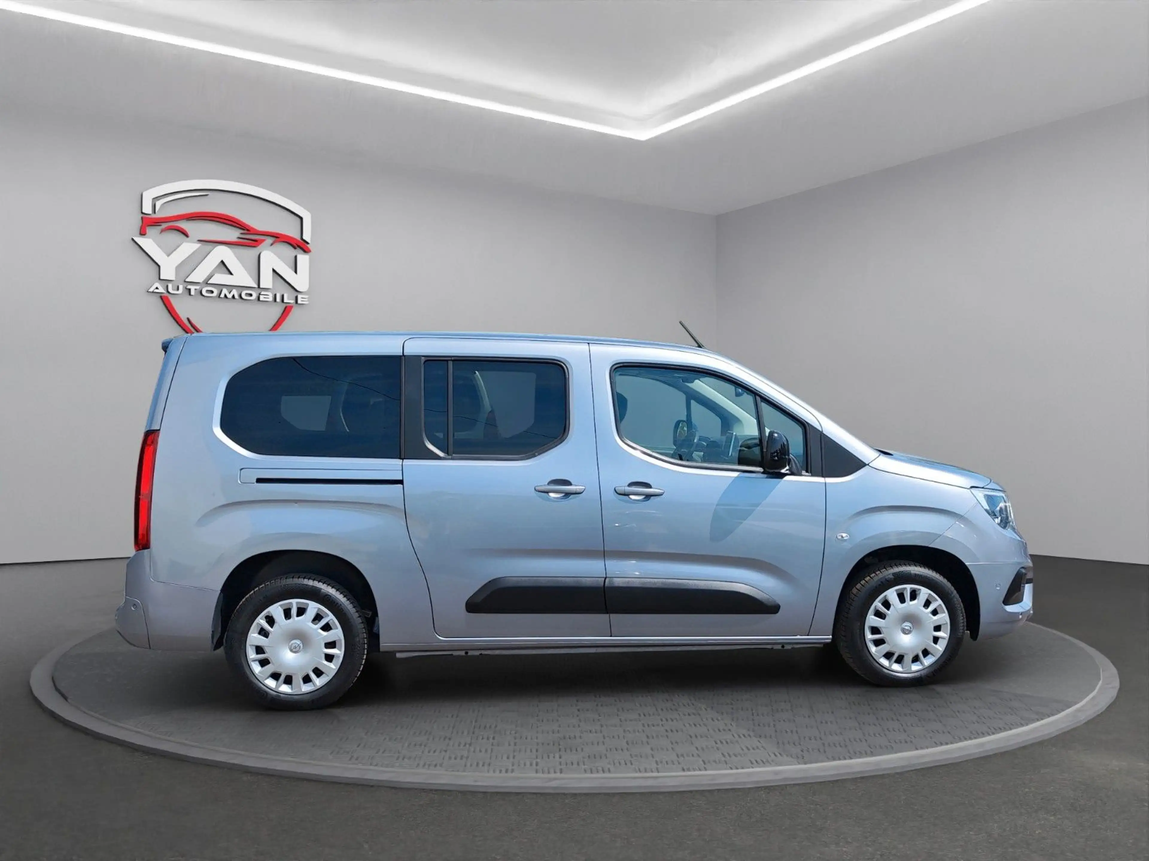 Opel Combo Life XL Lang 1.5*Standheiz*Klimaau*Kamera* — photo 5