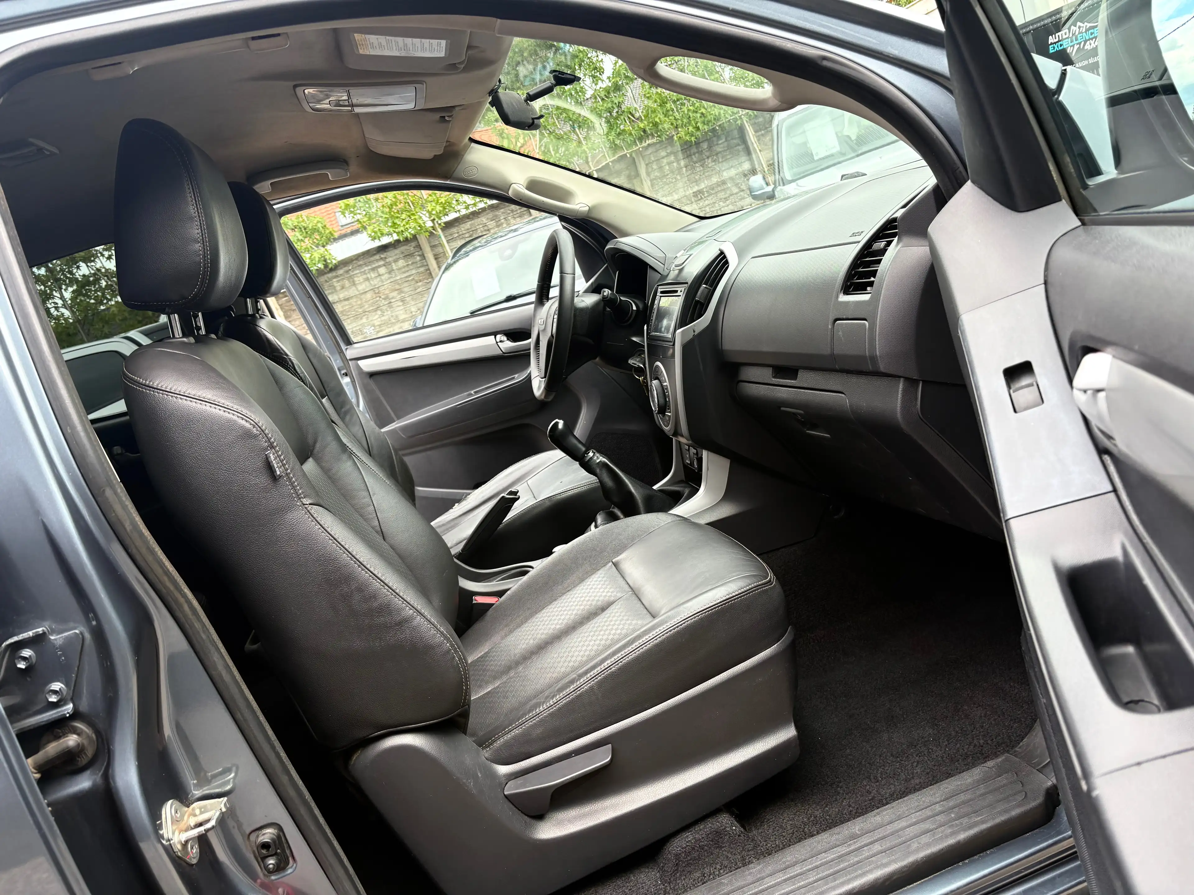 Isuzu D-Max 2.5 Turbo Di 4WD LSX/ Cuir/ GPS/ — photo 6
