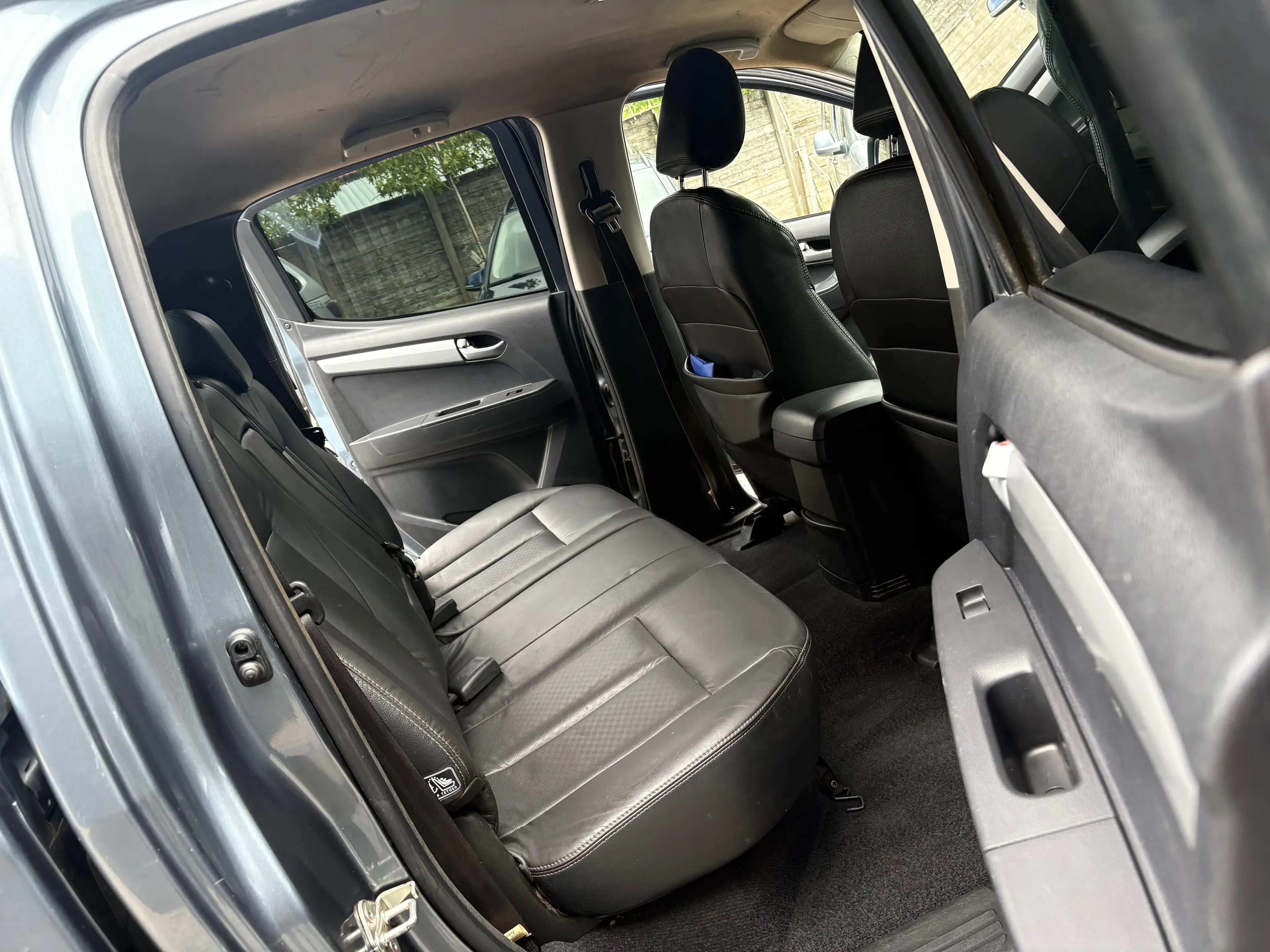 Isuzu D-Max 2.5 Turbo Di 4WD LSX/ Cuir/ GPS/ — photo 9