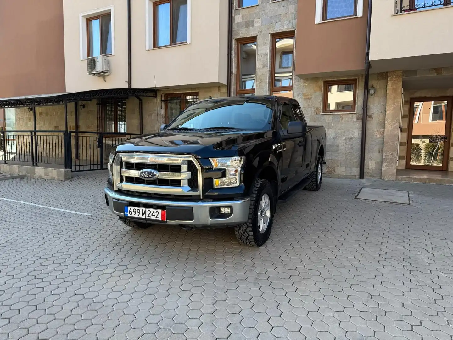 Ford F 150 5.0 XLT Negro - 1