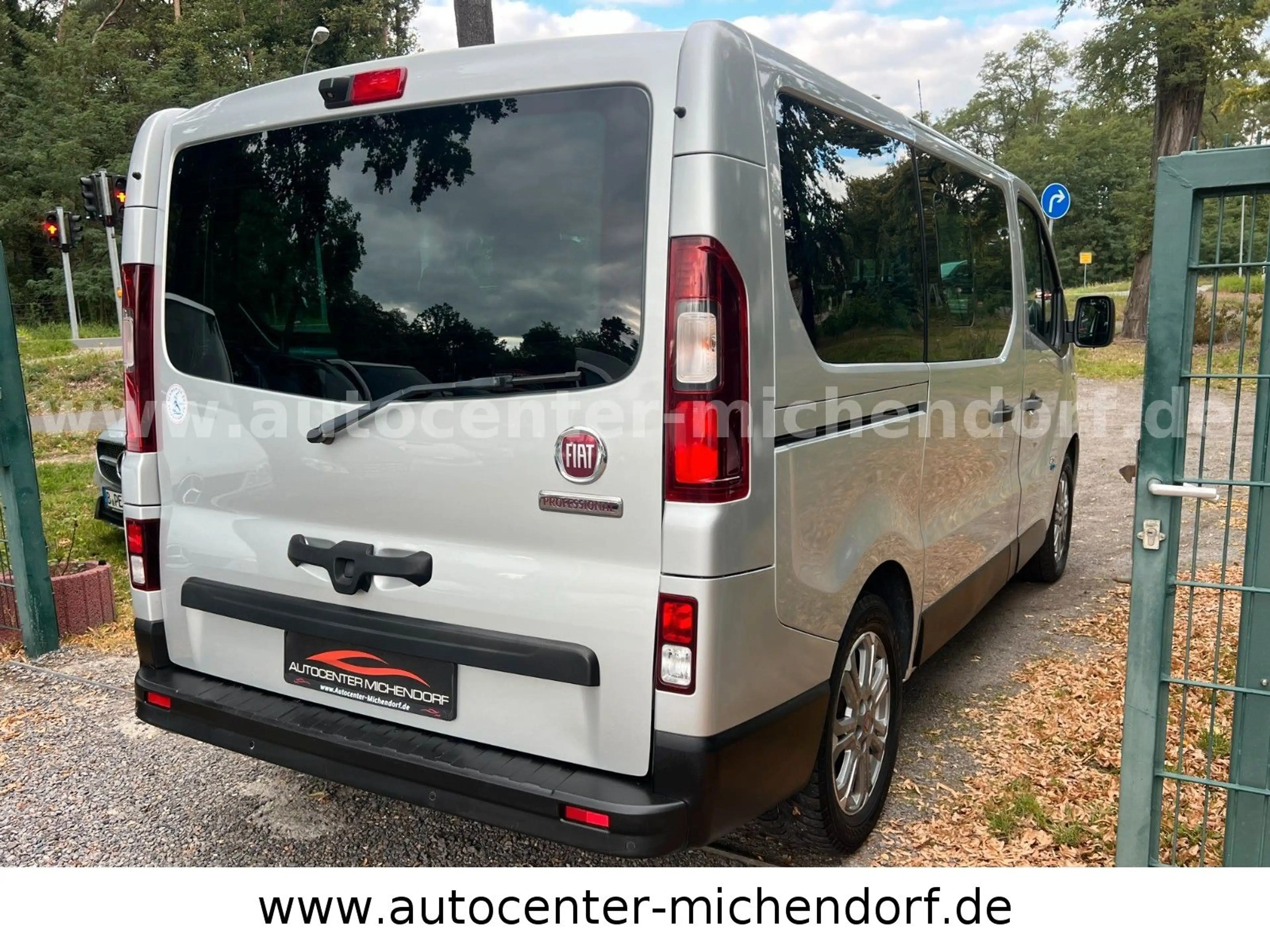 Fiat Talento Trafic Kombi L1H1 8Sitzer Family — photo 4