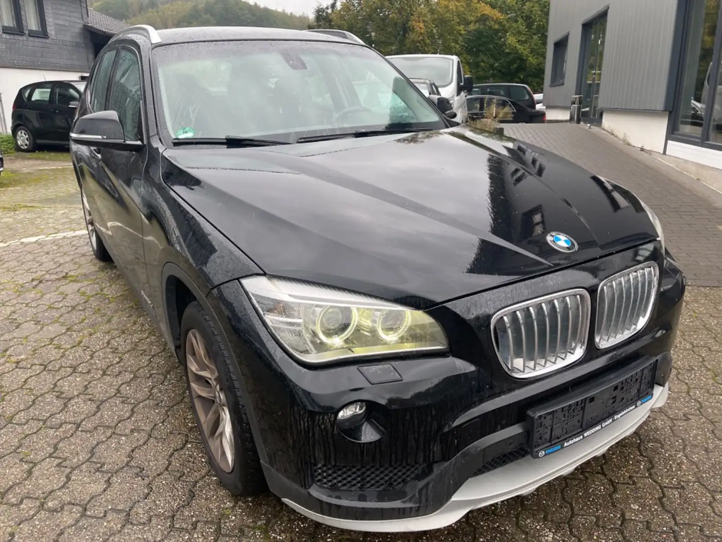 BMW X1 Baureihe X1 xDrive 20d AUTOMATIK Schwarz - 1