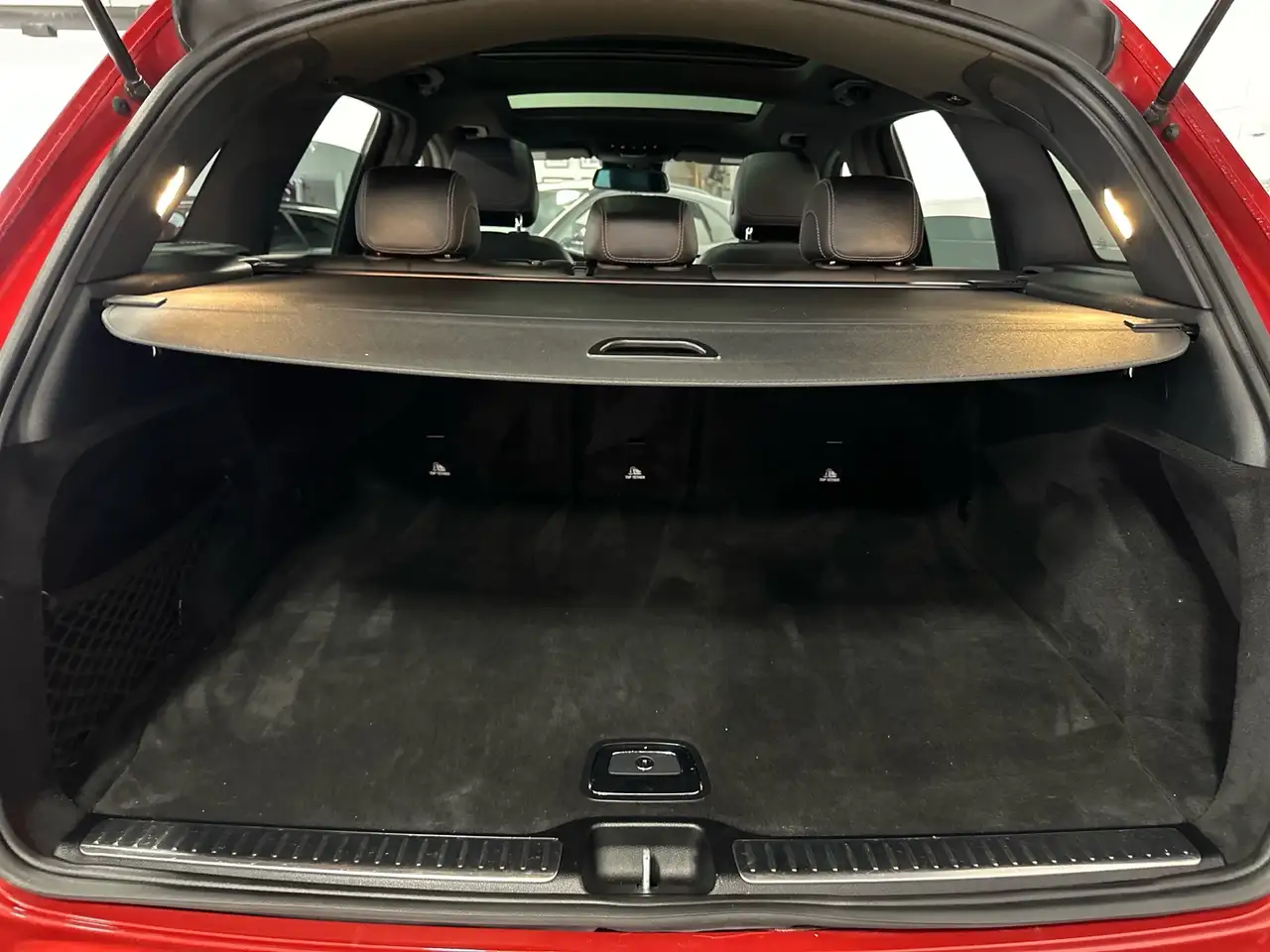 Mercedes-Benz GLC снимка Mercedes-Benz GLC