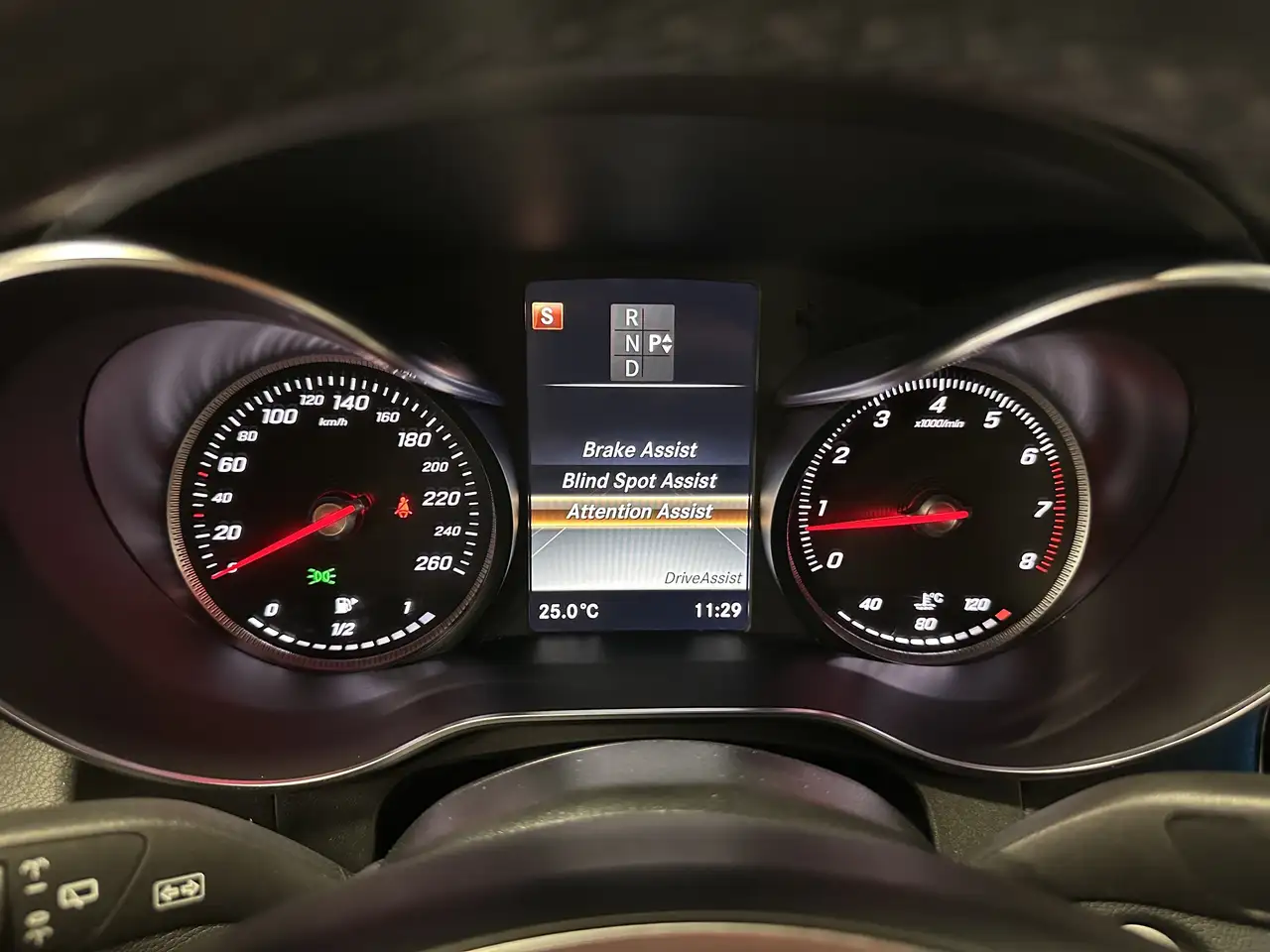 Mercedes-Benz GLC снимка Mercedes-Benz GLC