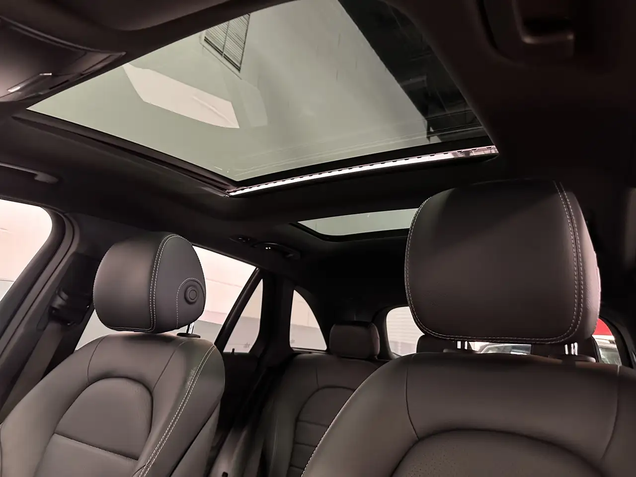 Mercedes-Benz GLC снимка Mercedes-Benz GLC