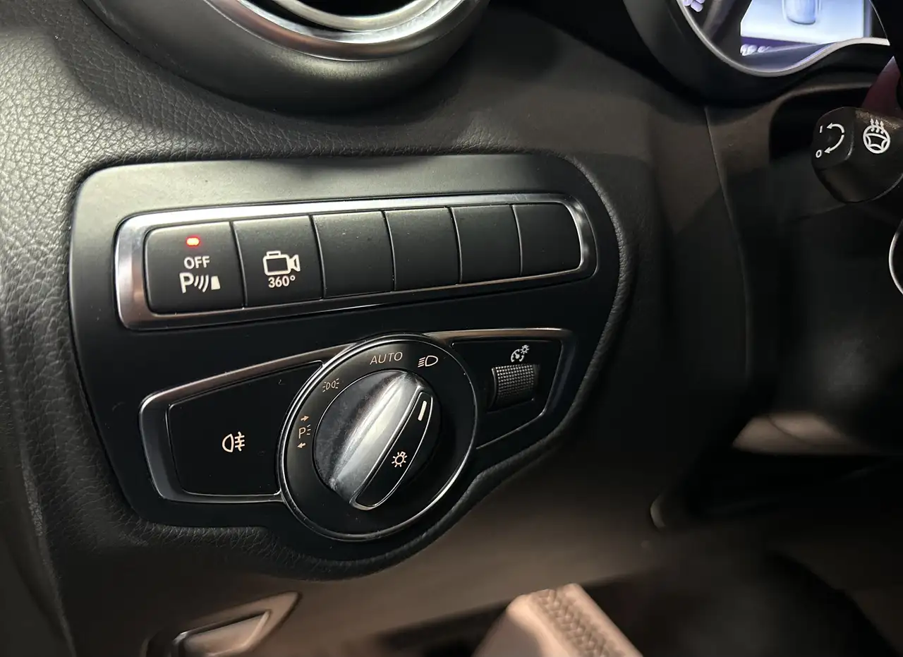 Mercedes-Benz GLC снимка Mercedes-Benz GLC