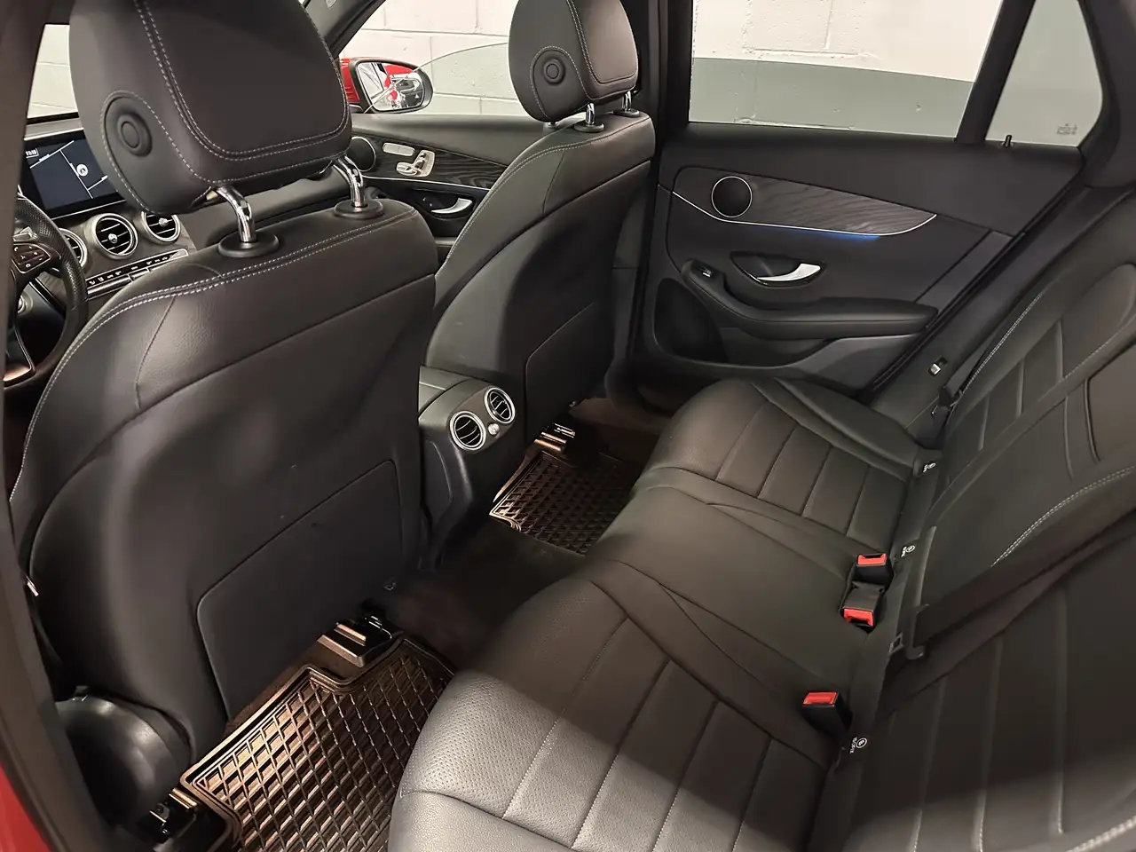 Mercedes-Benz GLC снимка Mercedes-Benz GLC