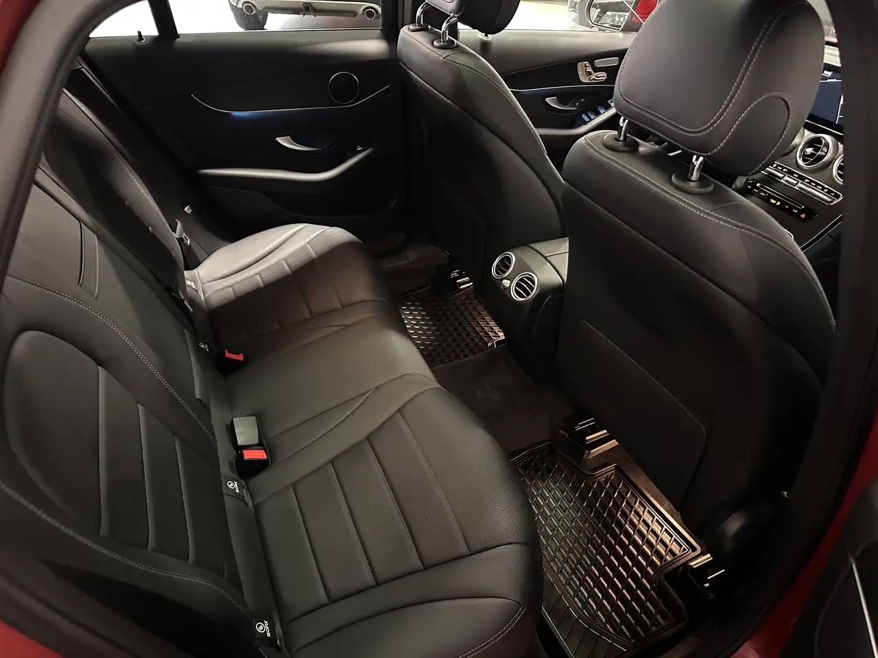 Mercedes-Benz GLC снимка Mercedes-Benz GLC