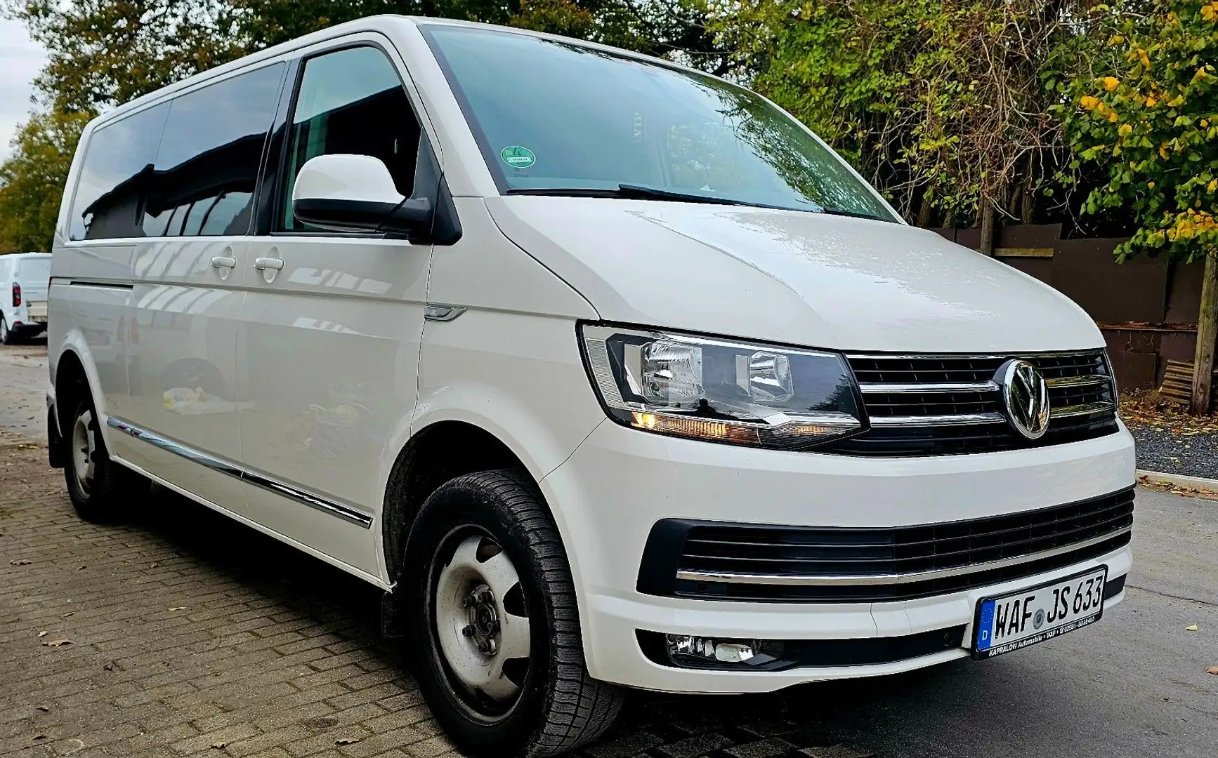 Volkswagen T6 Transporter T6  Caravelle 2.0 TDI Comfortline Lang Bett Bílá - 2