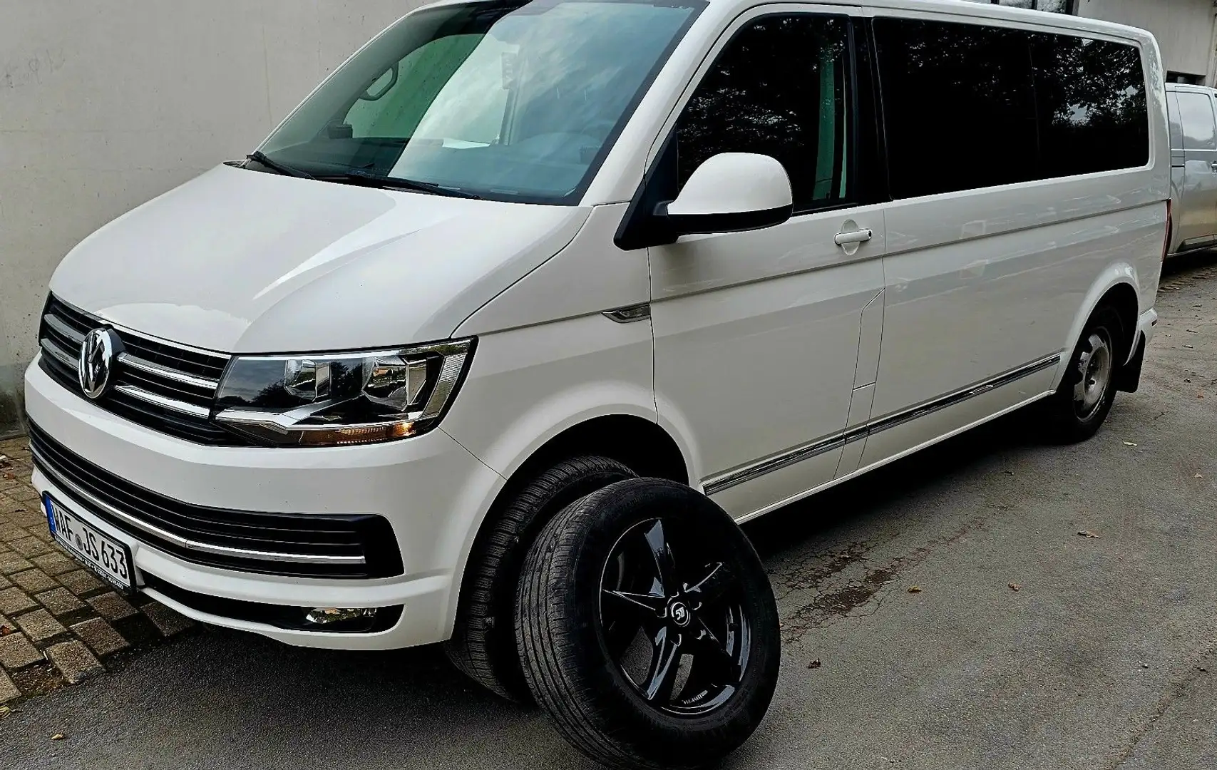Volkswagen T6 Transporter T6  Caravelle 2.0 TDI Comfortline Lang Bett Bílá - 1