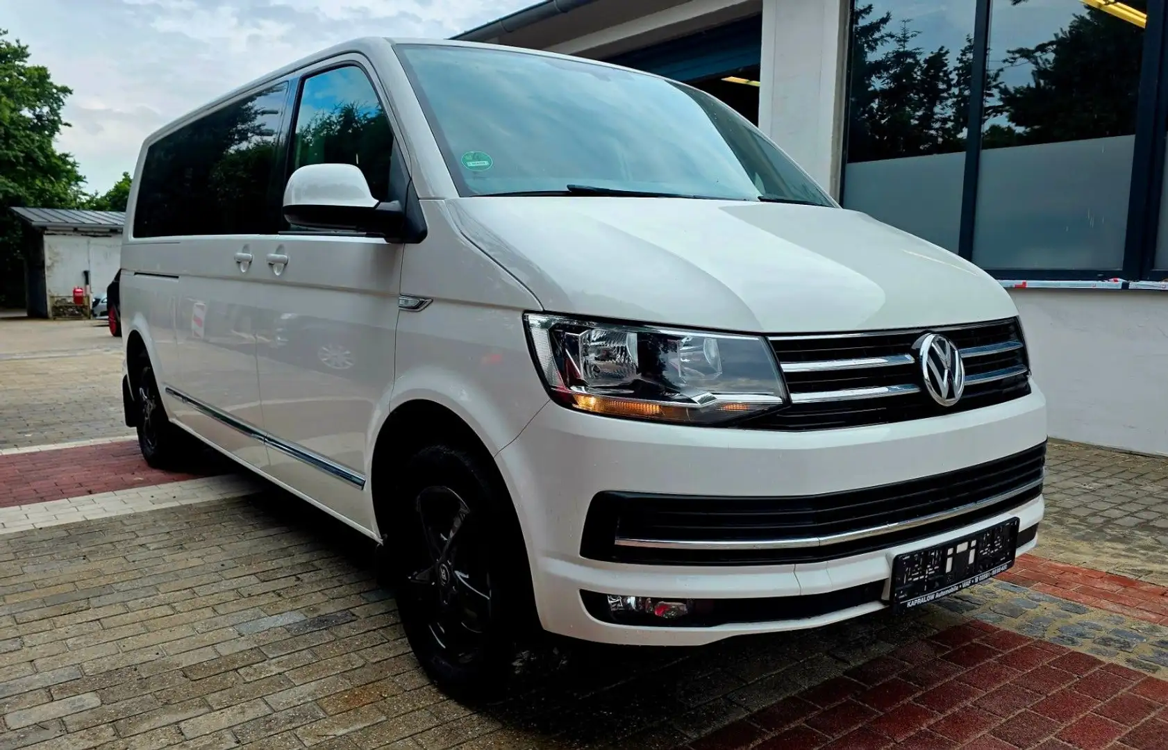 Volkswagen T6 Transporter T6  Caravelle 2.0 TDI Comfortline Lang Bett Bianco - 2