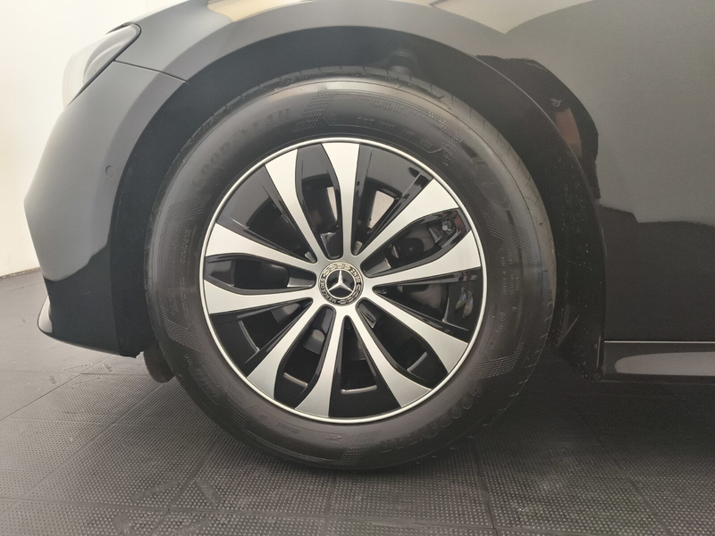 Mercedes-Benz E 220 E 220 d AVANTGARDE Advanced Distro Ambiente 360Cam — photo 9