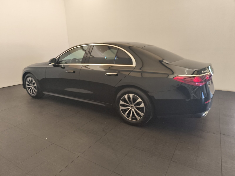 Mercedes-Benz E 220 E 220 d AVANTGARDE Advanced Distro Ambiente 360Cam — photo 8