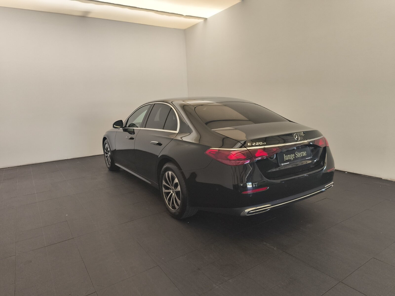 Mercedes-Benz E 220 E 220 d AVANTGARDE Advanced Distro Ambiente 360Cam — photo 7