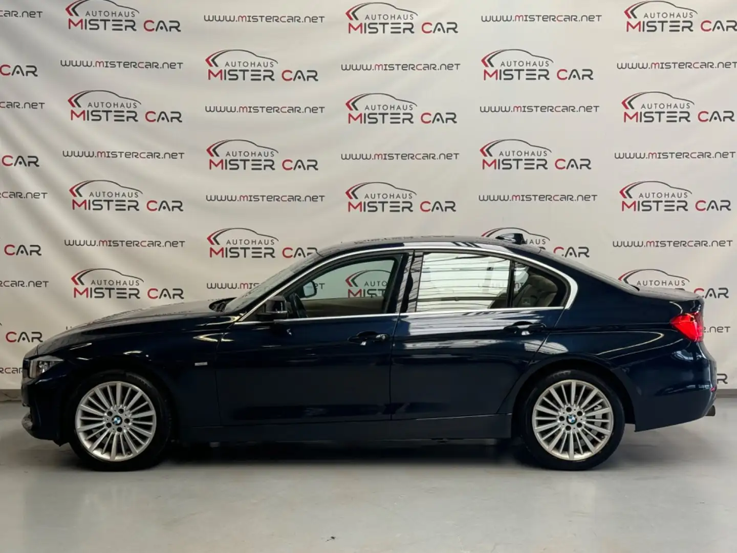 BMW 316 i Luxury Line HUD/Navi/Leder/Kam/PDC/SHZ/ALU Niebieski - 2