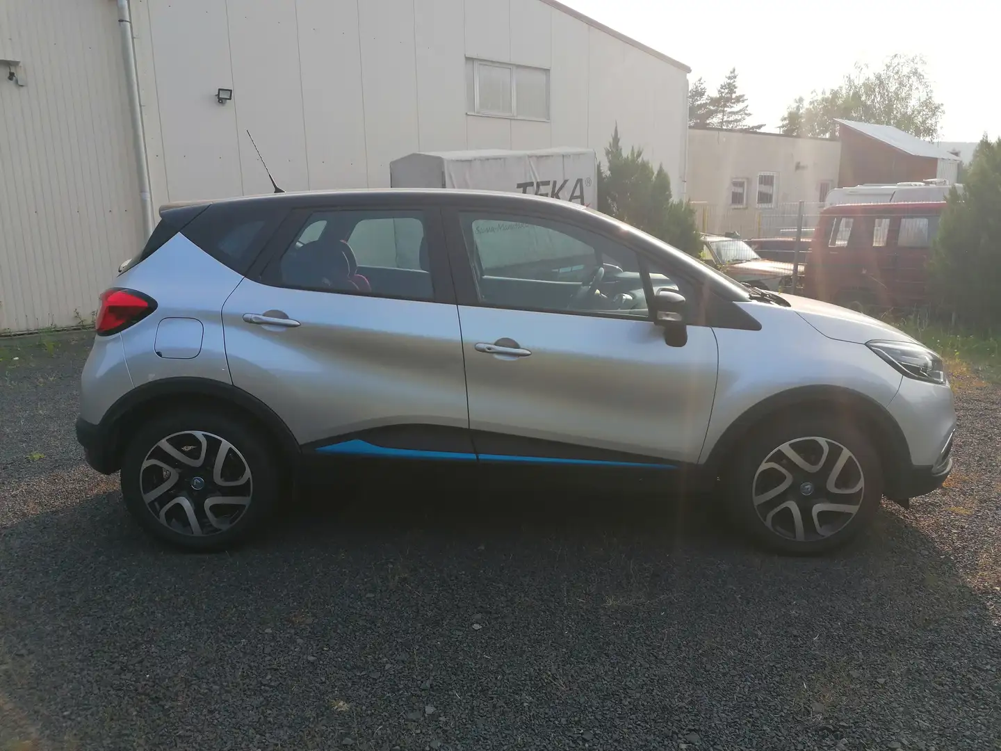 Renault Captur Crossborder 1,2l TCE Energy Grau - 2