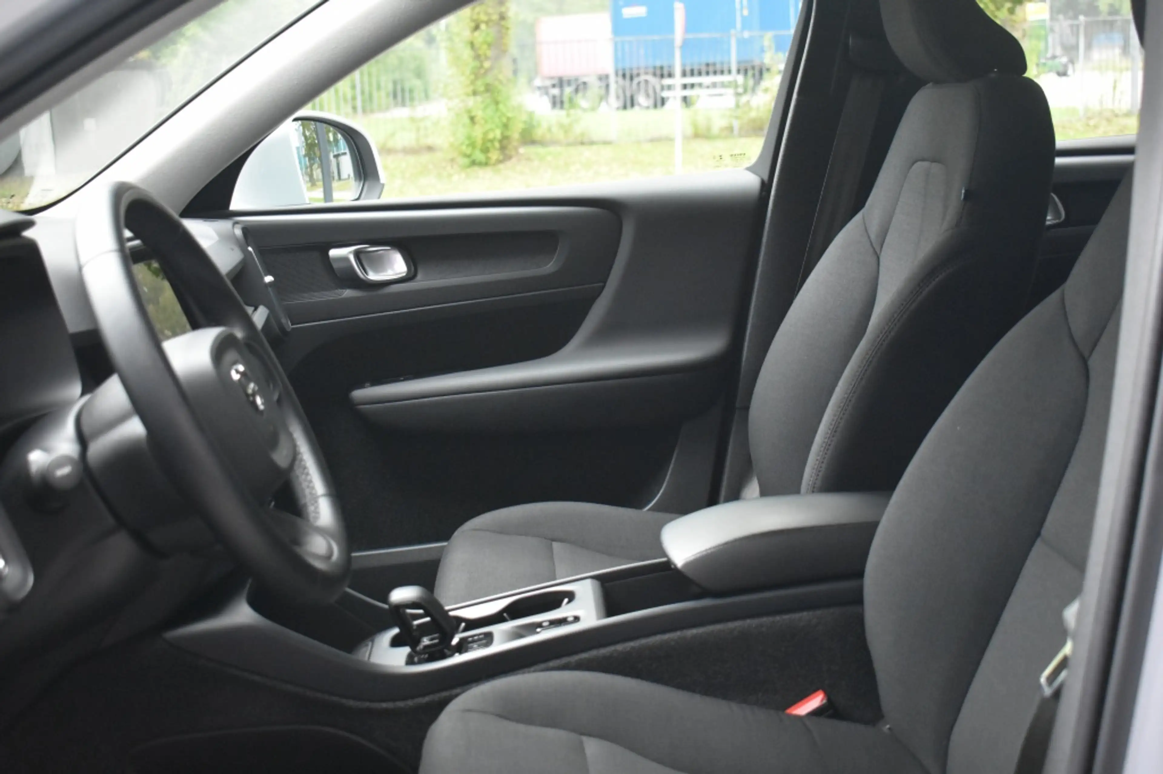 Volvo XC40 T2 129pk Aut. Momentum Core | Navigation Tech | Cr — photo 12