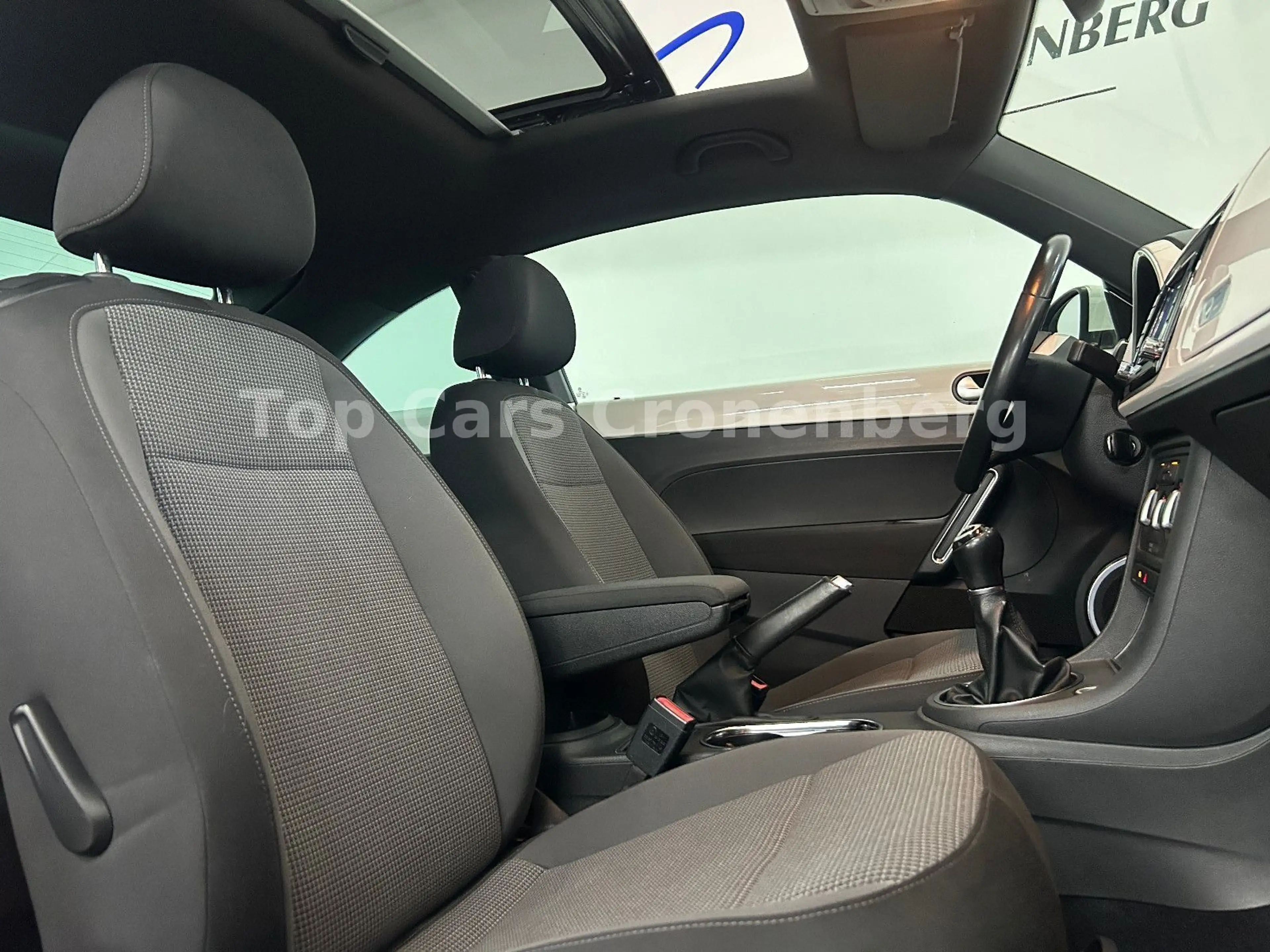 Volkswagen Beetle 1.4 TSI Design*Pano*Bi-Xenon*160PS*Navi* — photo 10