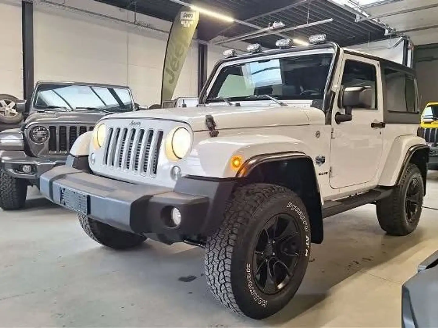 Jeep Wrangler Wrangler 2.8 CRD Sahara DPF Wit - 1