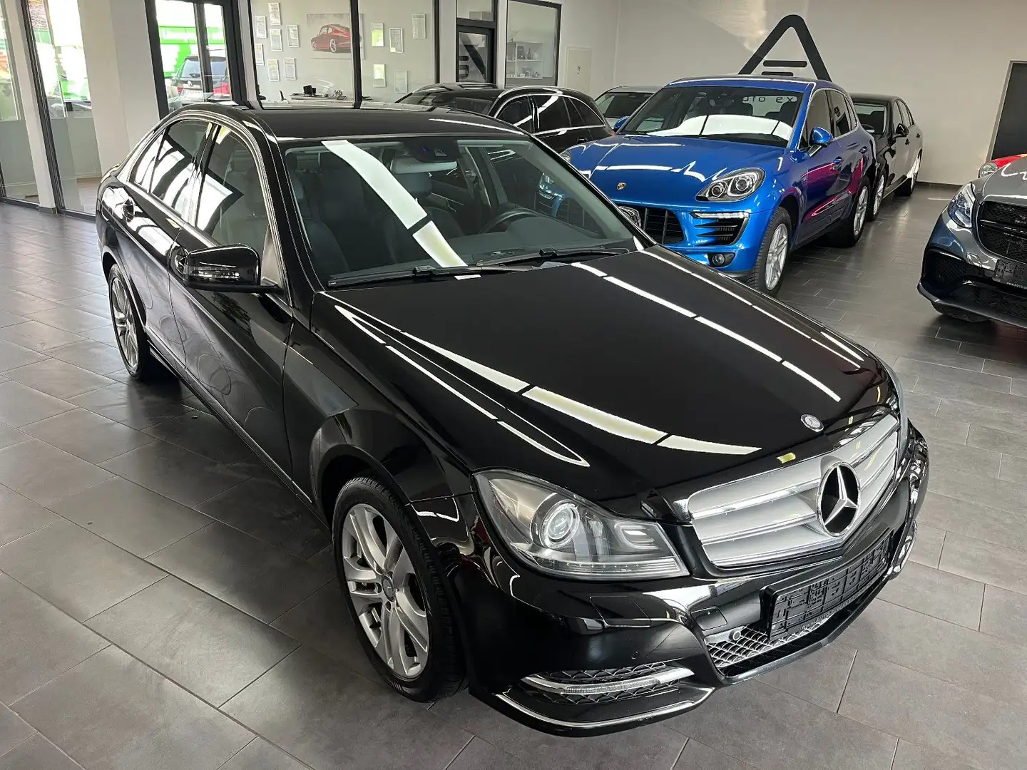Mercedes-Benz C 200 Lim. Bi-Xenon ILS/Navi-Comand/ Noir - 1