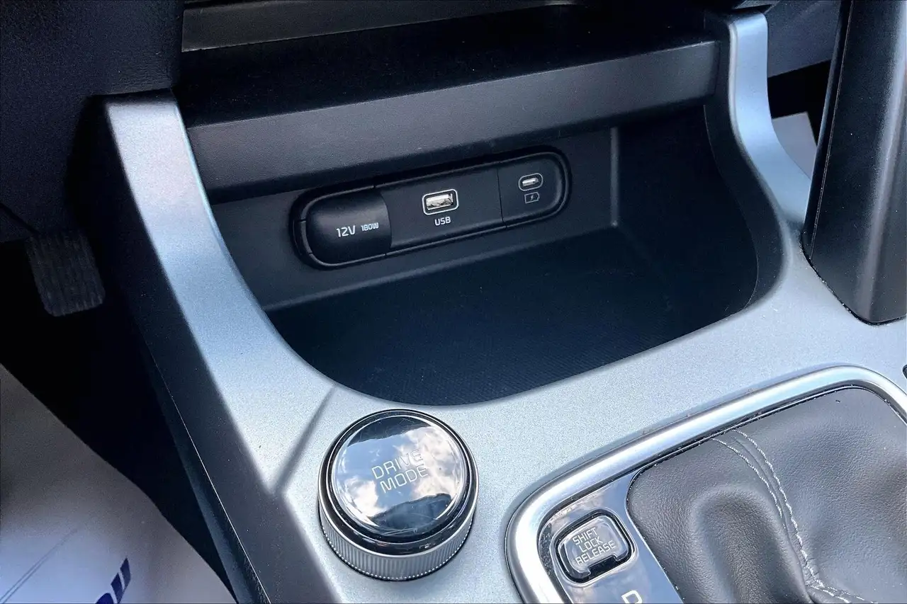 Kia Seltos снимка Kia Seltos