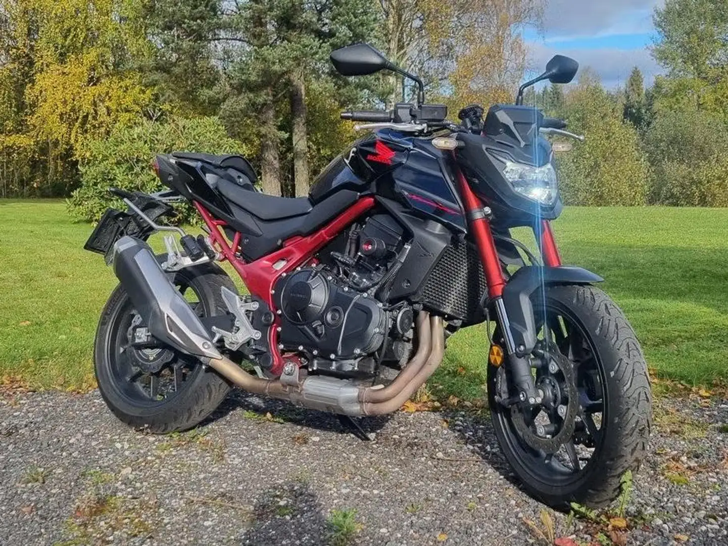 Honda CB 750 Hornet Noir - 1