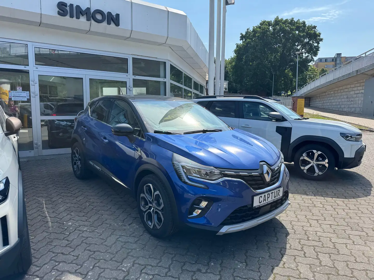 Renault Captur TCe 160 EDC Intens 360° Kamera, SHZ, Navi Blau - 2