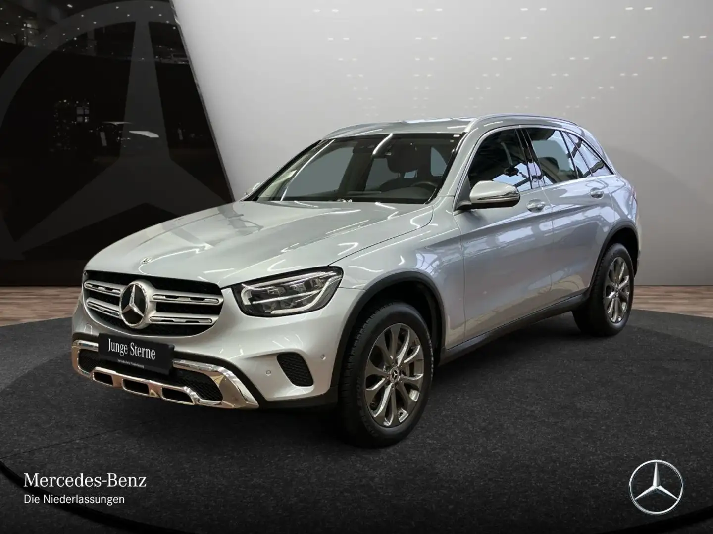 Mercedes-Benz GLC 300 e 4M AHK+LED+KAMERA+KEYLESS+9G Argento - 2